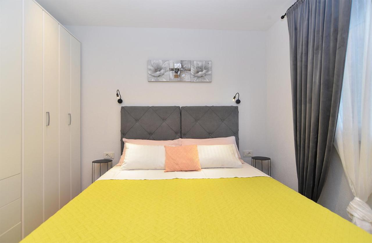 Apartment Snjezana 1064 Ровинь Экстерьер фото