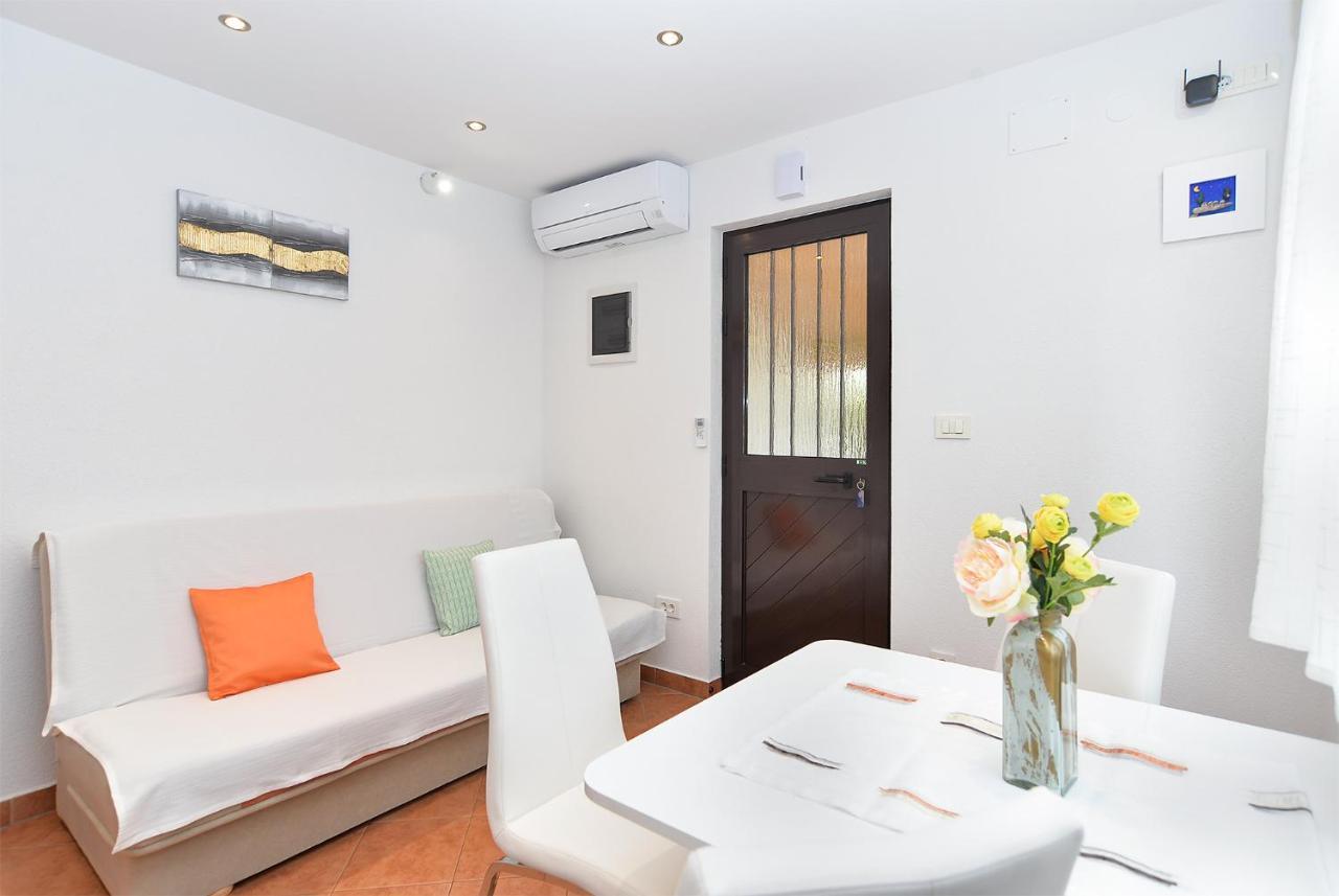 Apartment Snjezana 1064 Ровинь Экстерьер фото